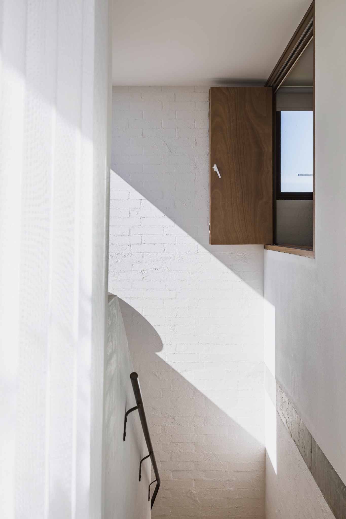 Lathlain House — Interior light