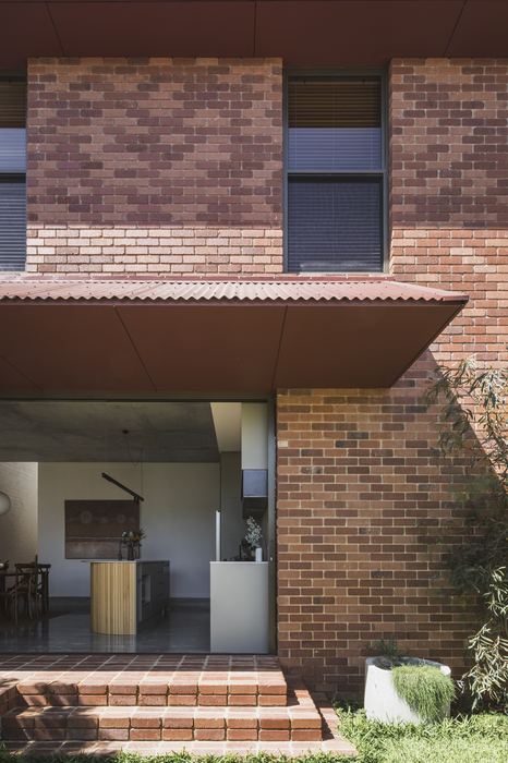 Lathlain House